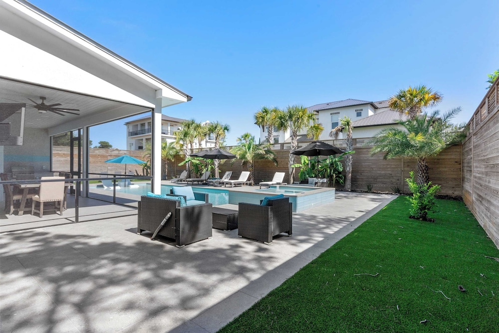 30A Happy by the Sea by Avantstay Pool, Golf Cart, Bikes
