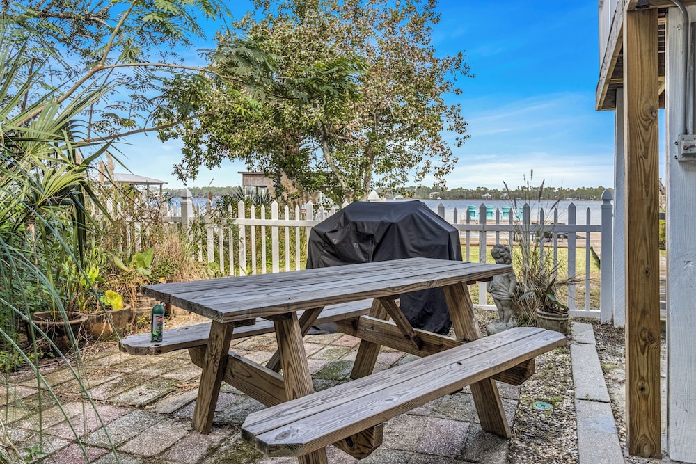 Serenity Shores by Southern Vacation Rentals