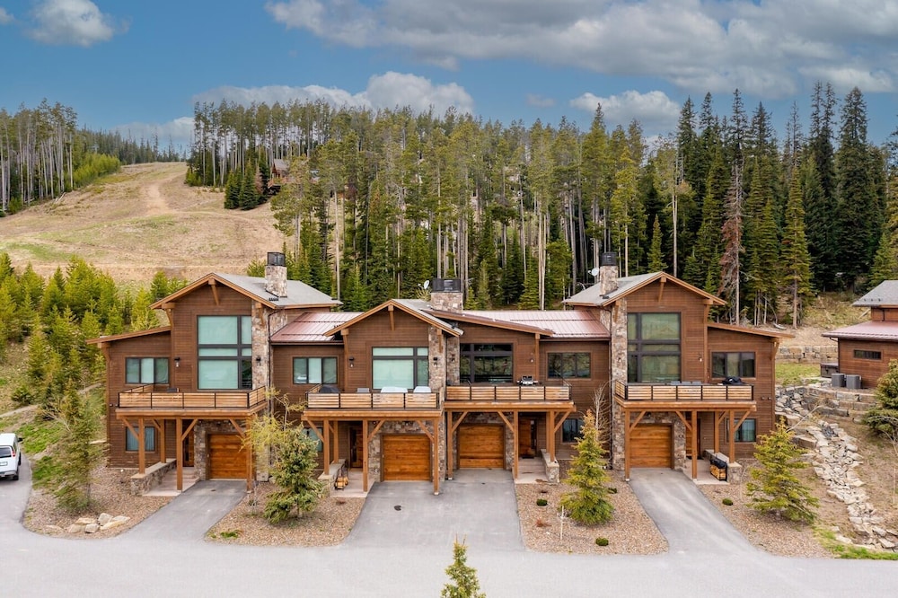 4b Lodgeside 3 Bedroom Townhouse by Moonlight Basin Lodging view 2