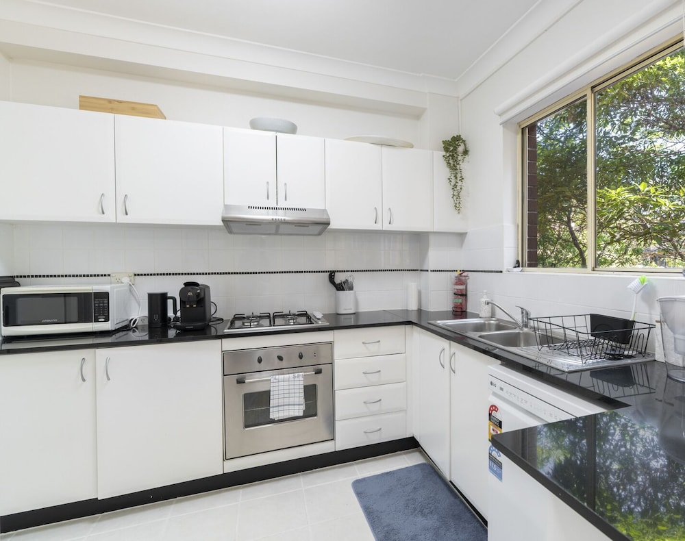 Kozyguru | Homebush West | 3-Beds Apt With Parking