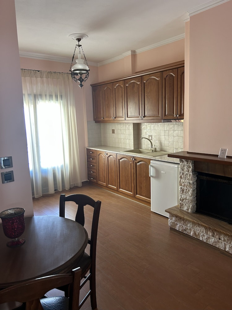 Aristarchos Lodge