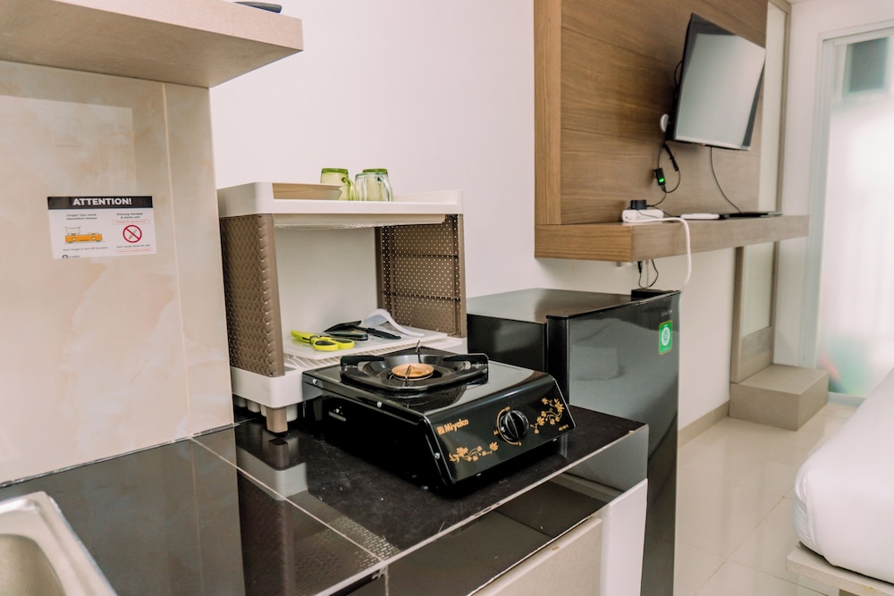 Fully Furnished And Simply Studio At Serpong Garden Apartment