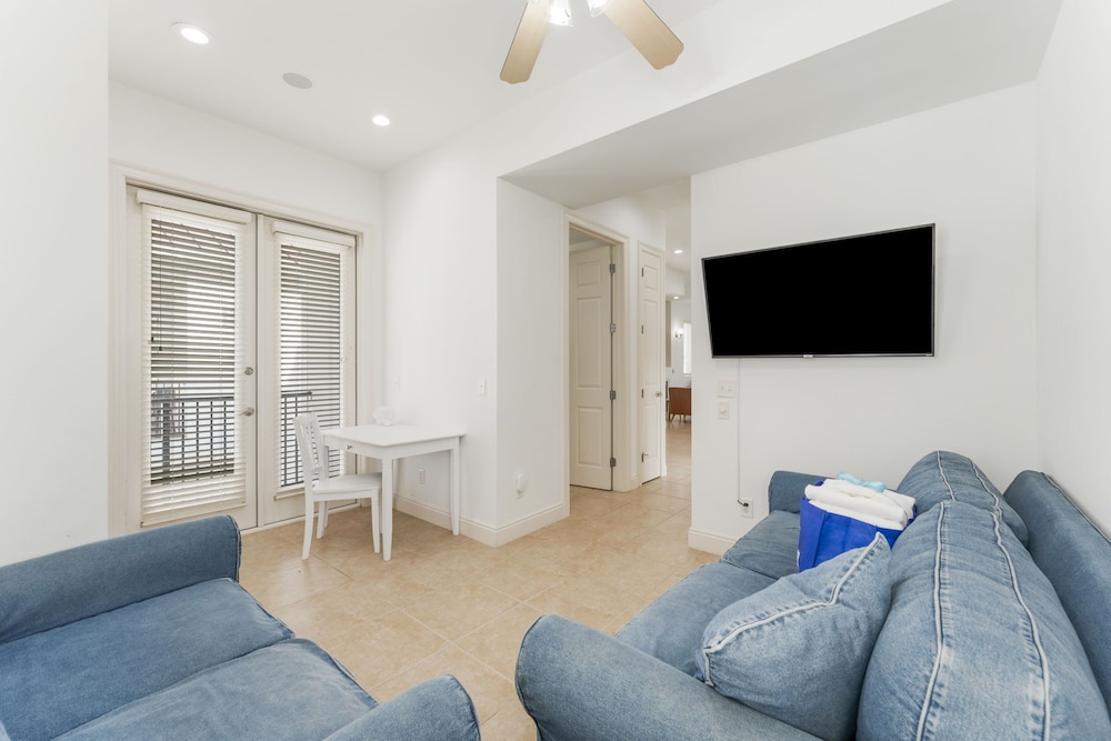 125 Twelfth Street - Laguna Beach view 3