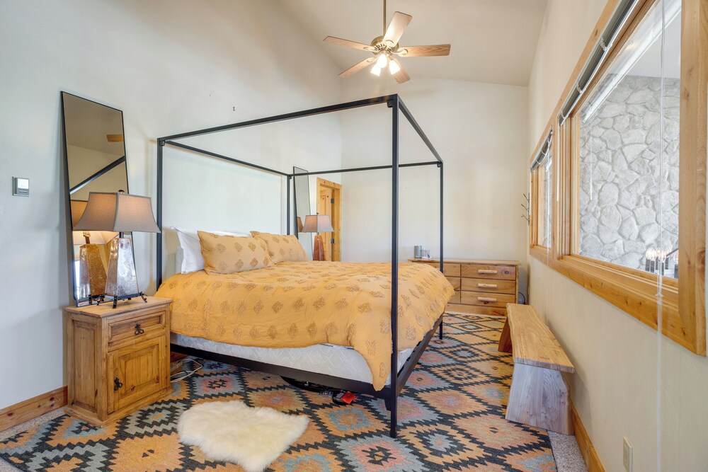 Walk to Lift! Luxe, Updated Cbmr Home w/ Mtn Views