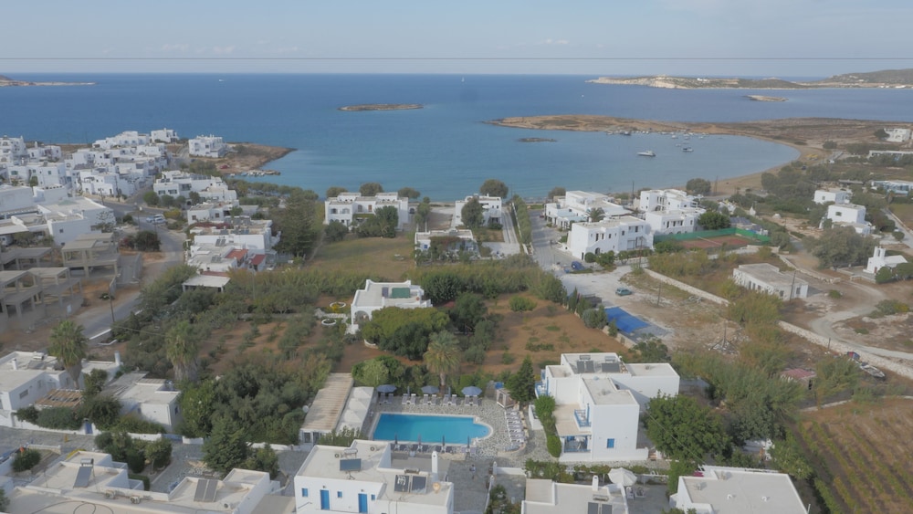 Zoumis Residence