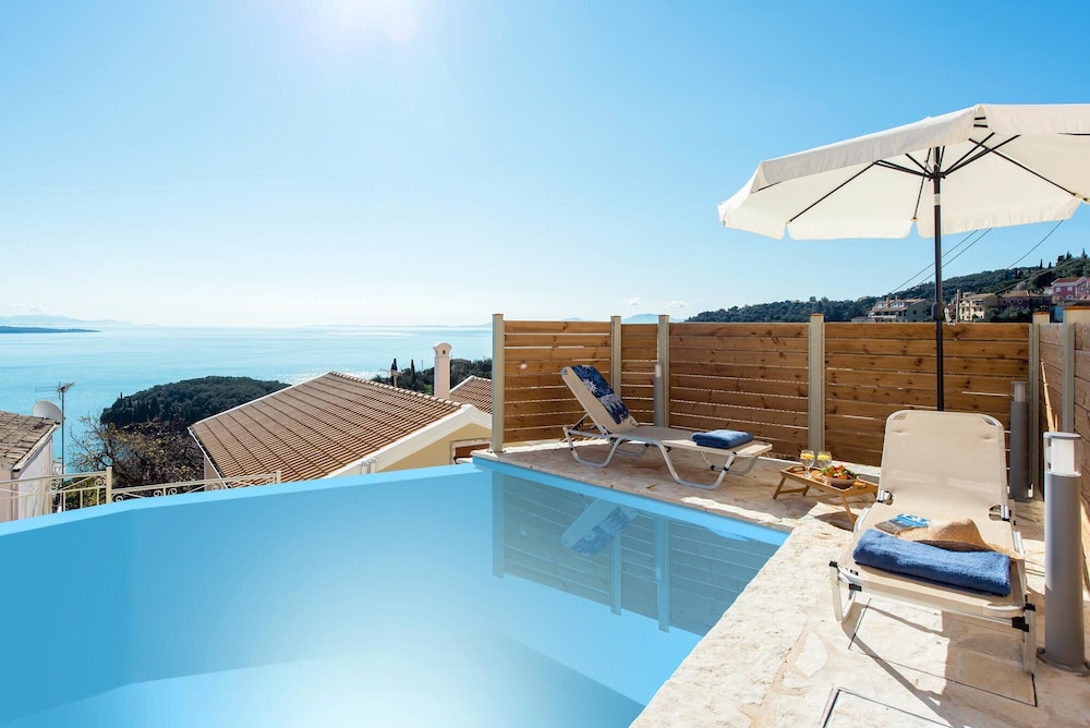 Villa Frosso Large Private Pool Walk to Beach Sea Views A C Wifi Car Not Required - 556 view 3
