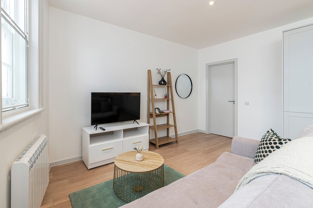 JOIVY Stylish 1 bed flats in Soho
