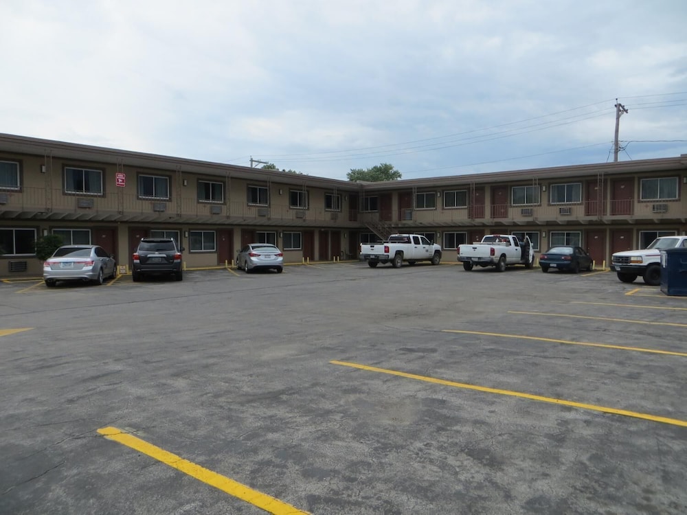 Broadway Inn