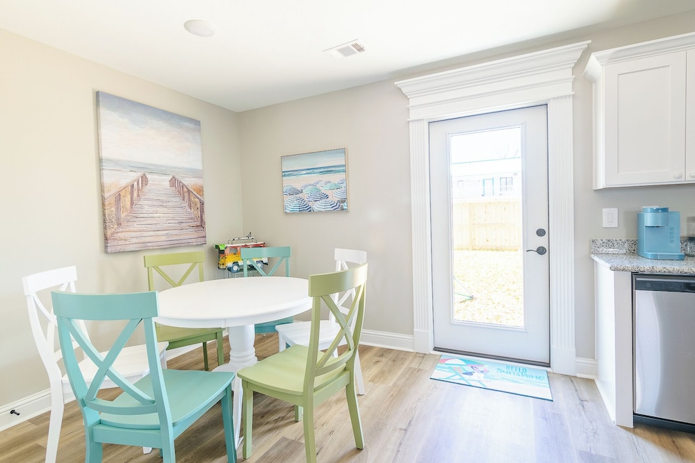 Stylish, Brand NEW 3 Bed Cottage, Beach Front, DOG Friendly!