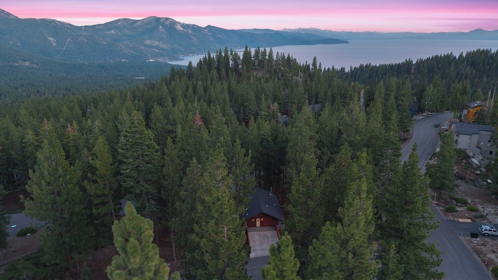 Secluded Incline Village Stay w/ Deck Near Diamond Peak & Lake Cloud 9 and 1/2 by Avantstay