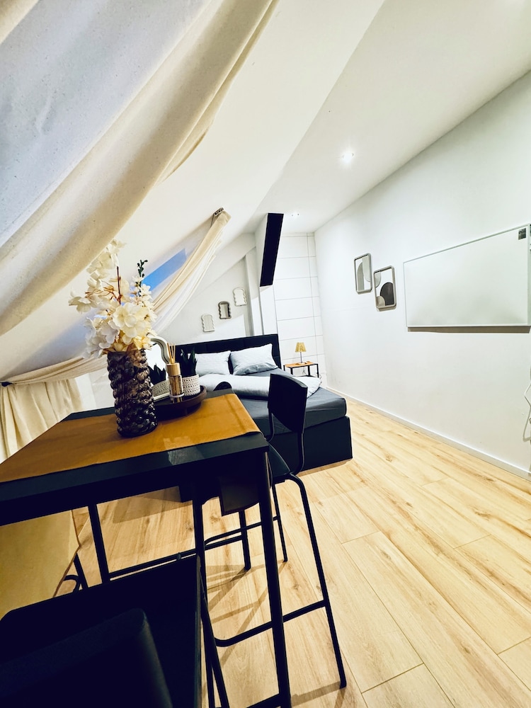 Comfortable Budget Room near Liesing