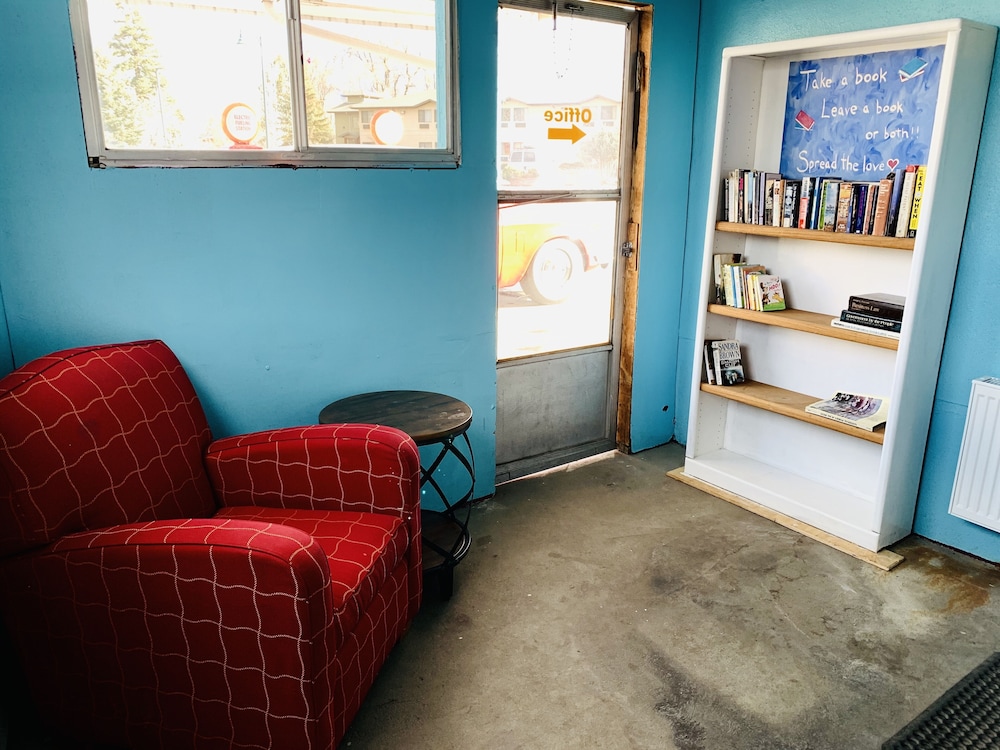 Circle R Motel