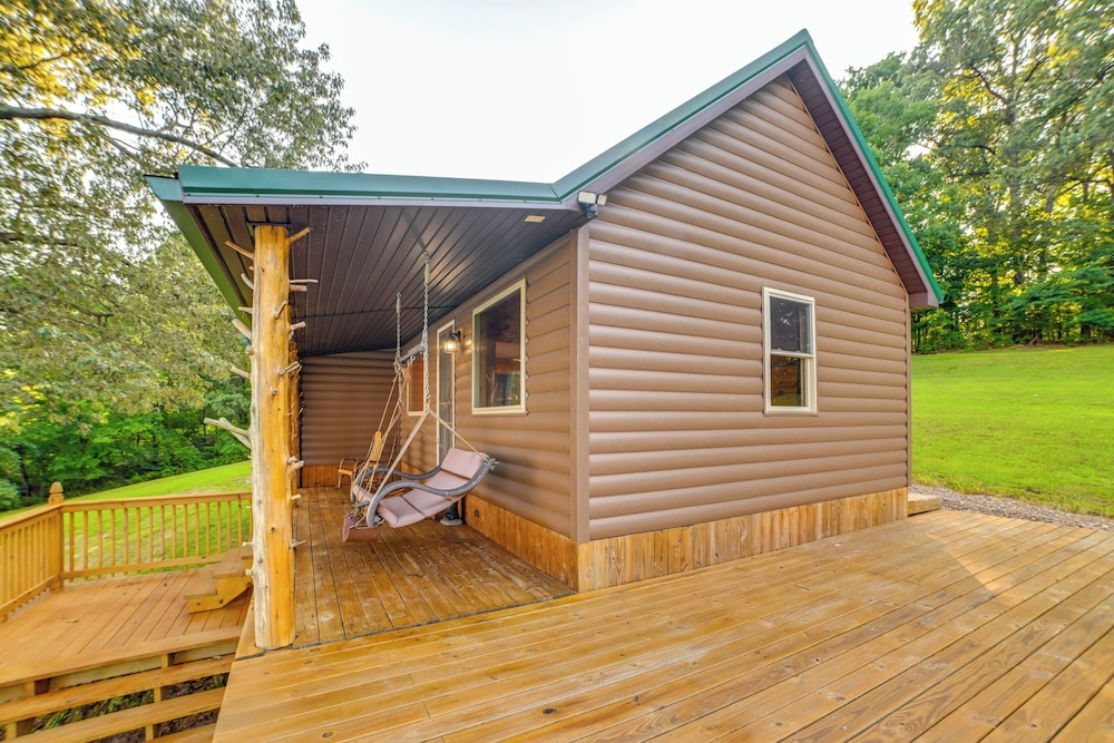 Private Lake & Dock: Log Cabin, 2 Mi to Clay!