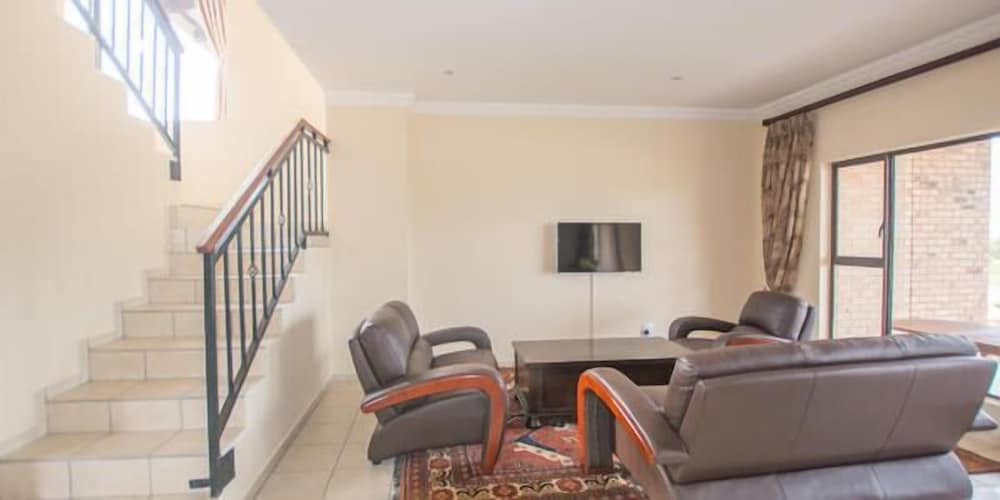 HoyoHoyo Acorns Lodge