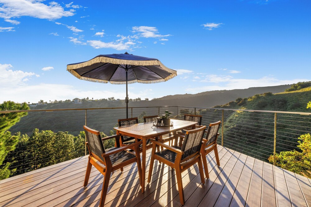 Summitridge - An Elegant Estate With Unobstructed City and Ocean Views - Image 3