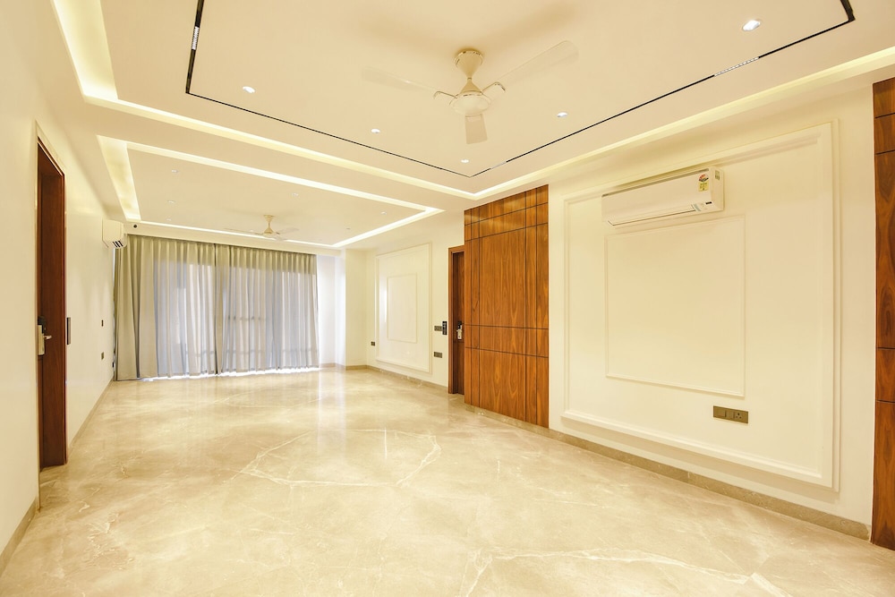 Fabhotel Ivory Leaf