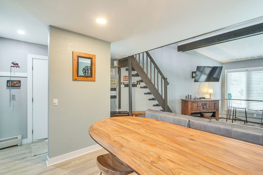 1/2 Mi to Peak 8 Superchairs Snow! New Breck Condo