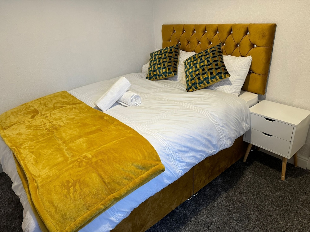 Stunning 3-bedroom in Rishton view 4