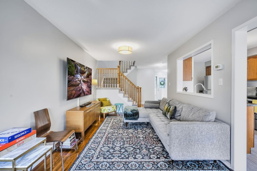 Spacious Whitby Haven 3BR Home Parking