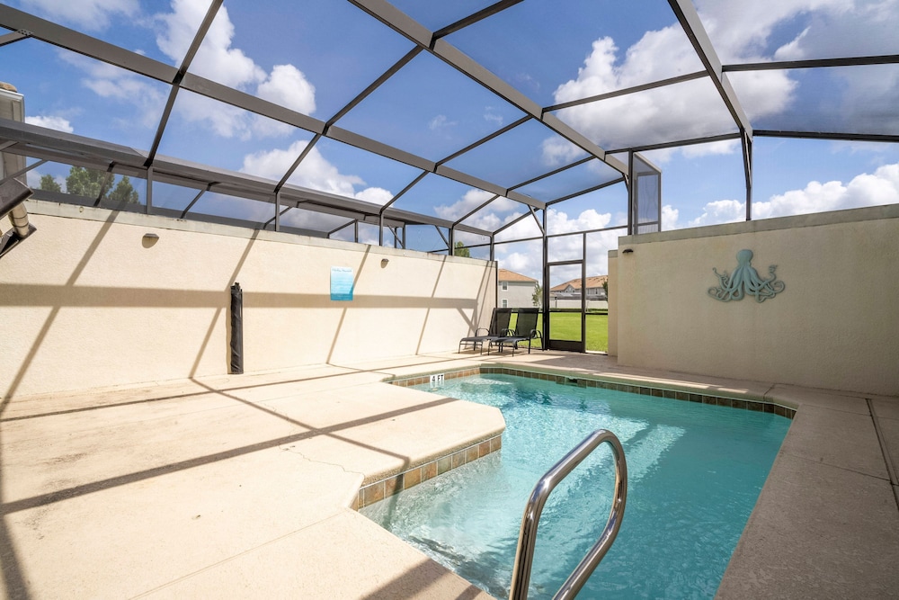 Storey Lake 4 BR With Private Pool