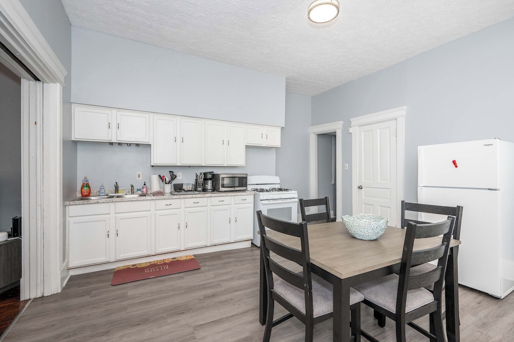 Queen City Suites For 7