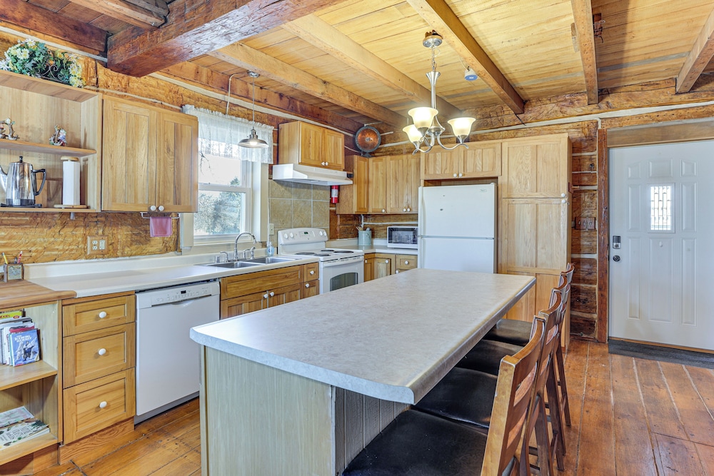 Historical Log Cabin on 80 Acres in Hartford!