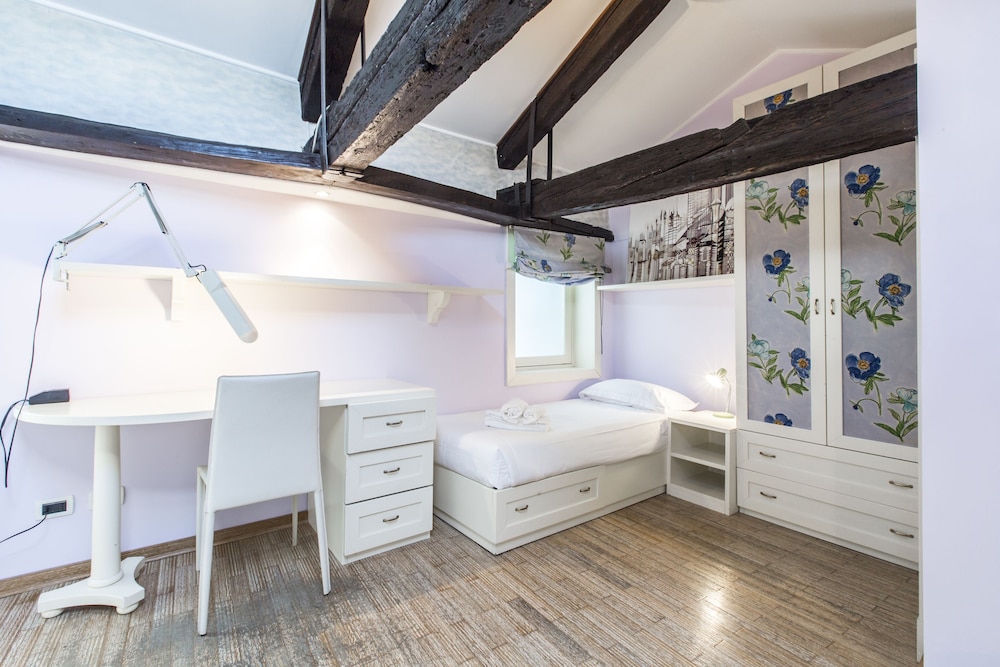 Attic Panoramic View R&R photo 4