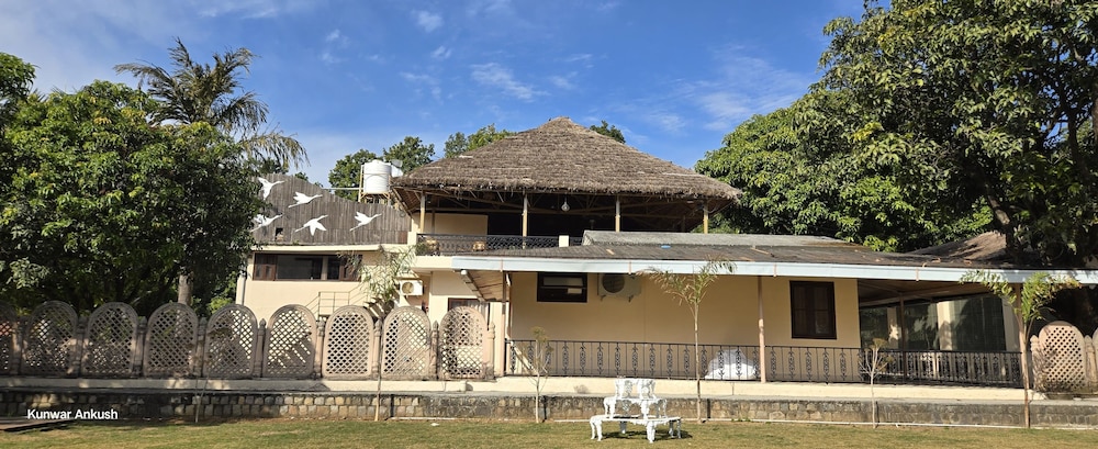 3 Acres Resort