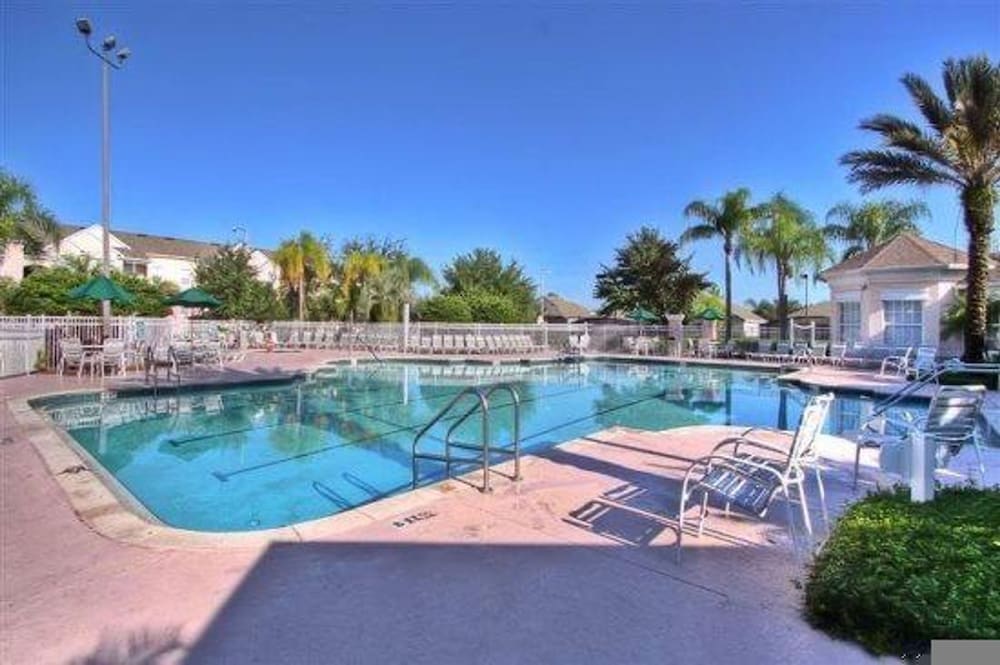 Caribbean Breeze Pool Home 3 Miles to Disney