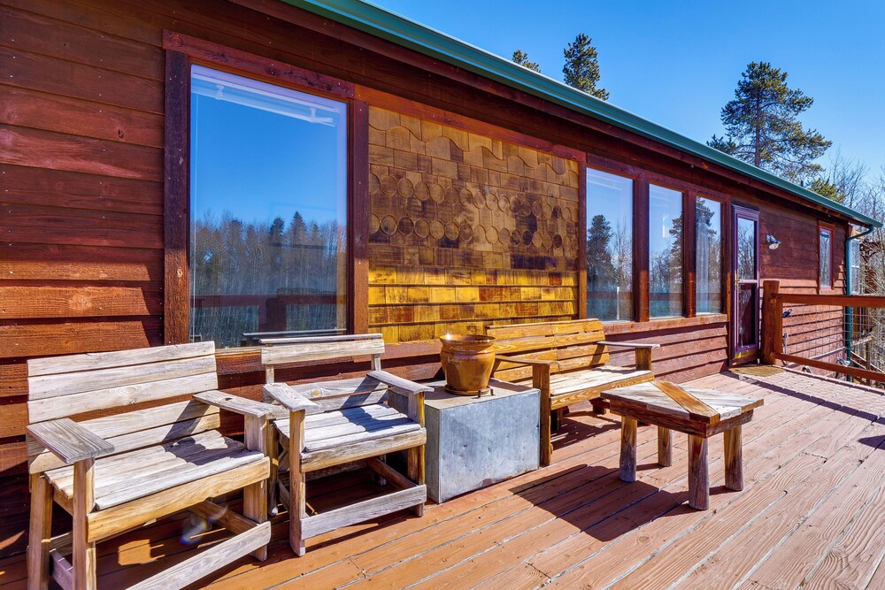 Mtn-view Getaway w/ On-site Trails in Fairplay!