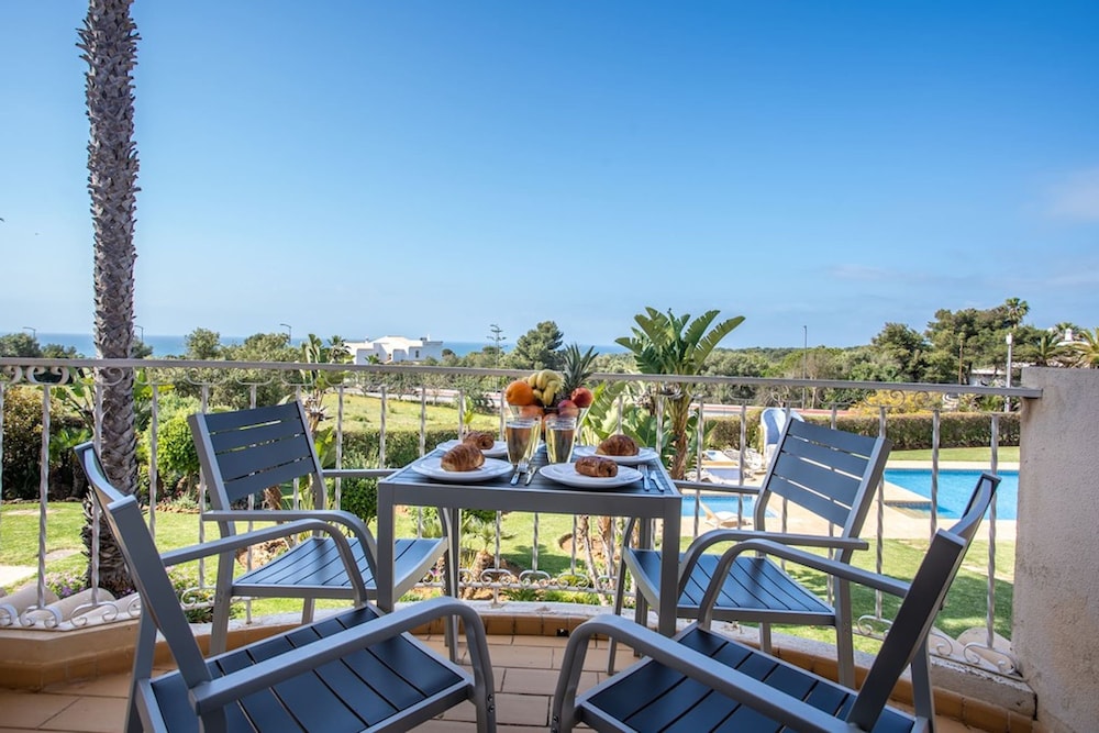 10 Marinha Two Bed Apt At Award Wining Beach