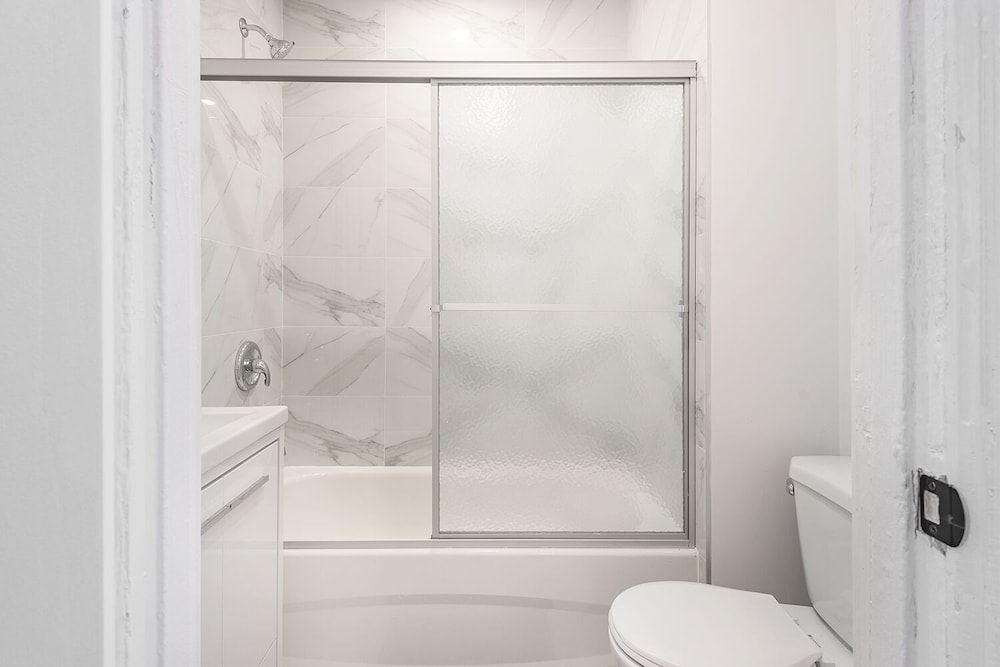 BRIGHT COZY 4Bed in the Heart of MileEnd - Image 2