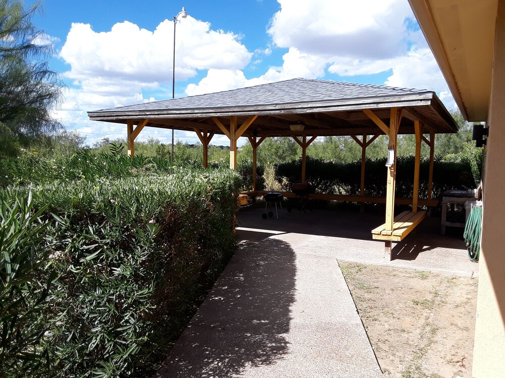 Sunbridge Inn & Suites