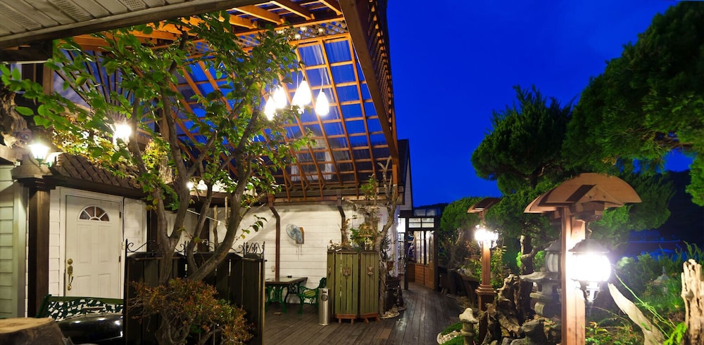 Taean White Sand Pension