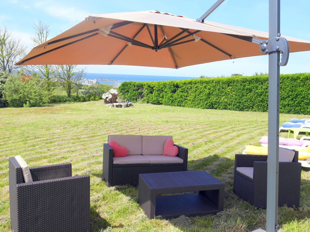 Holiday Home in Lampaul-plouarzel Nearby sea