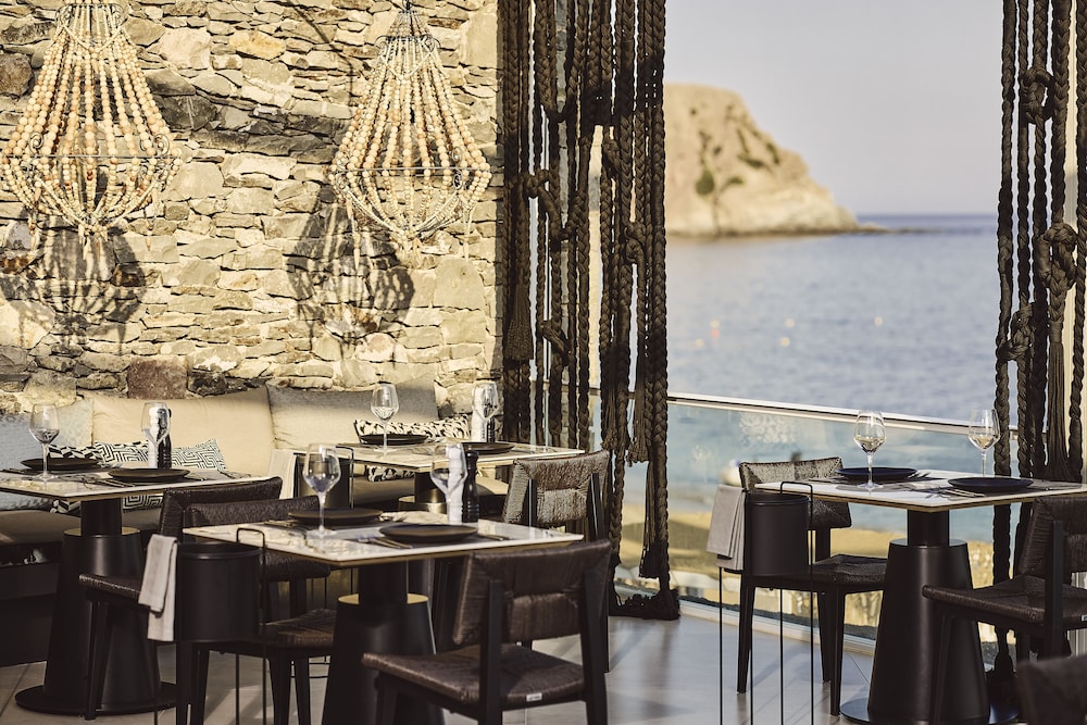 Artemis Seaside Resort