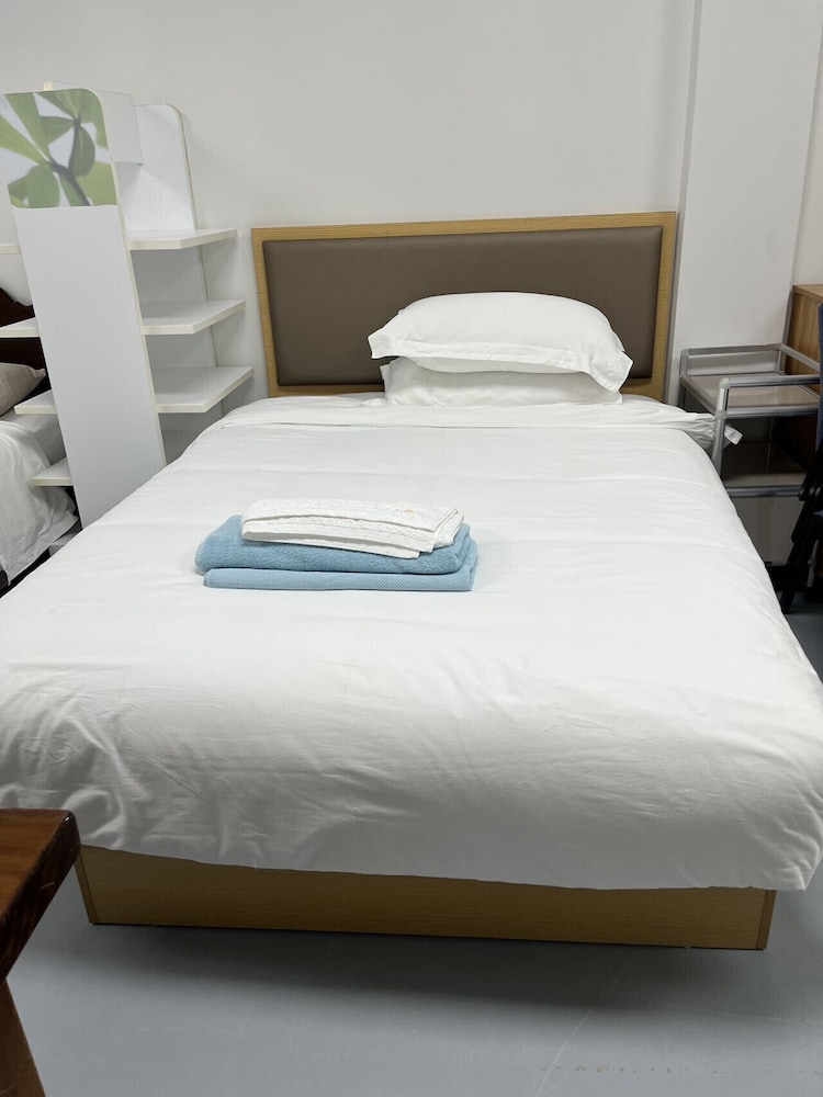 2 Double 1 Single 2 Sofa Beds - Suite 6