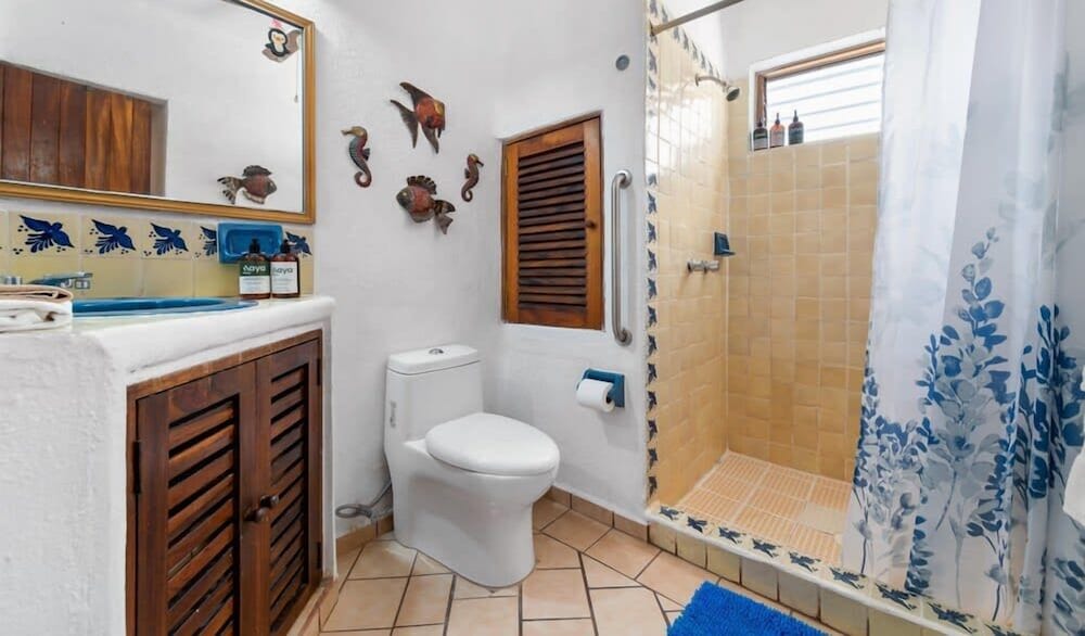 Ocean View 2Br Condo-balcony-beach-pool - 902