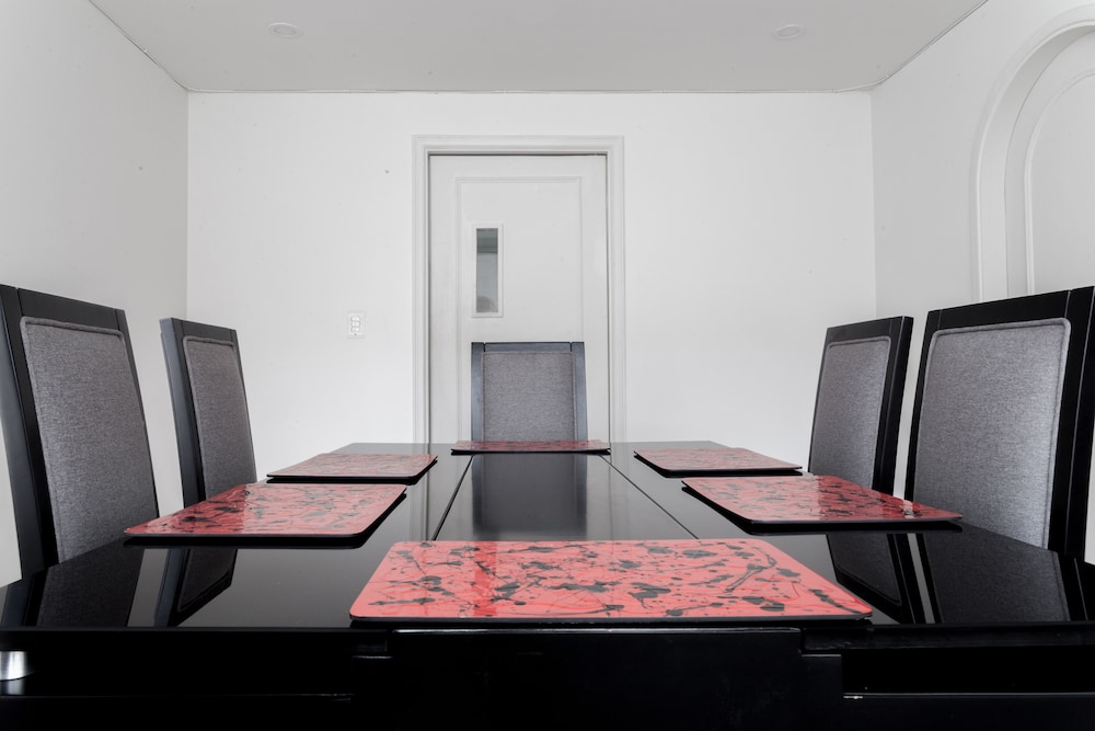 meeting & event spaces