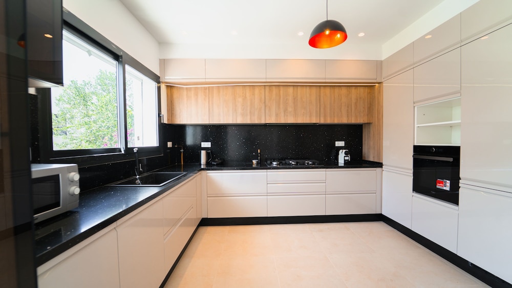 Villa Malaga Luxury for 10 in Central Marsa