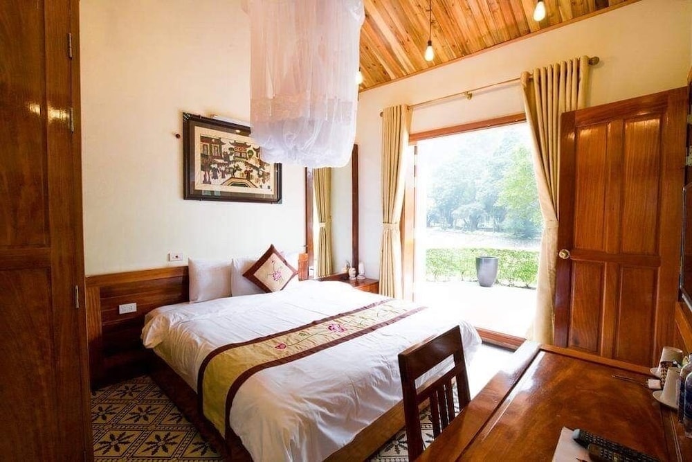 Mua Caves Ecolodge