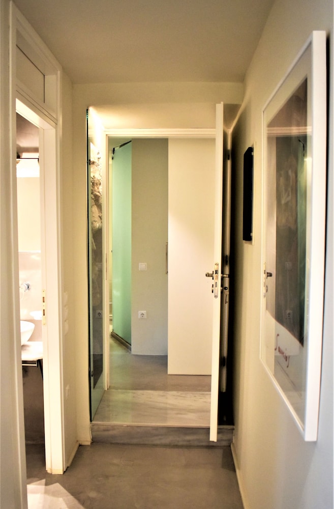 Acropolis Suites