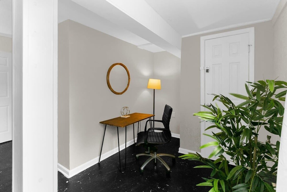 Dugan Ave Unit B