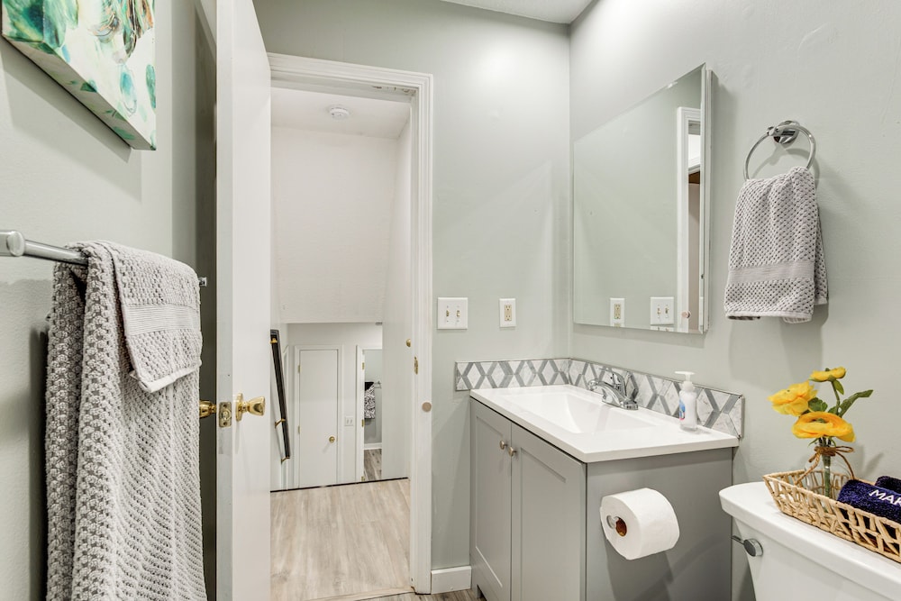 Shop, Dine & Unwind: Walkable Overland Park Home