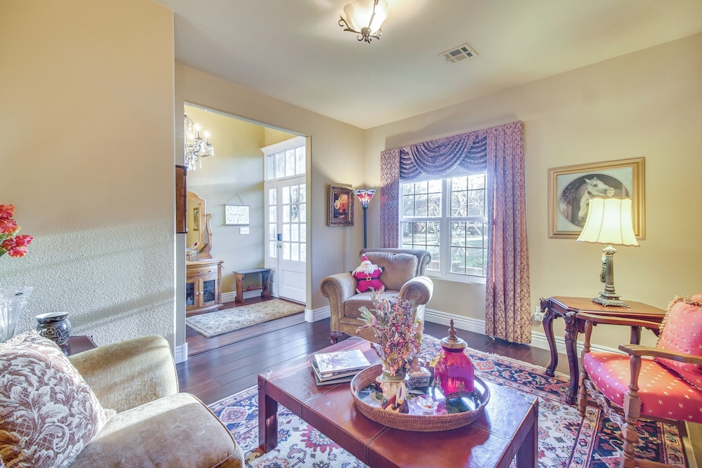 Lakefront Home w/ Furnished Deck in Grove!