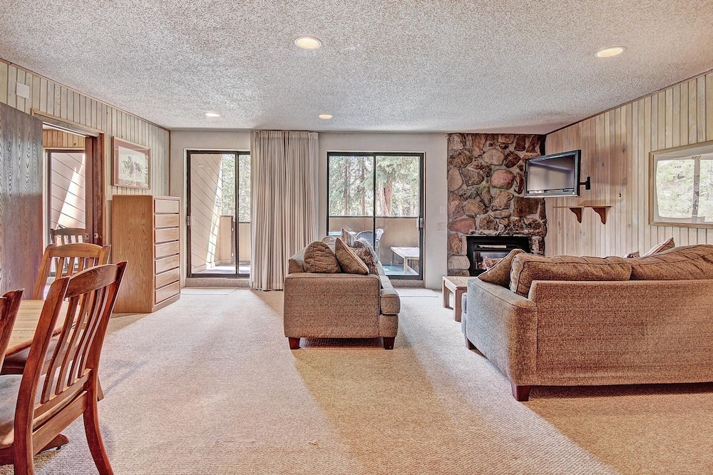 Huge Ski-In Ski-Out Condo - CM116 by RedAwning view 4