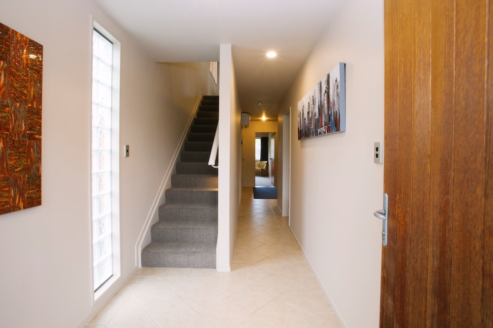 Meadowbrook Place