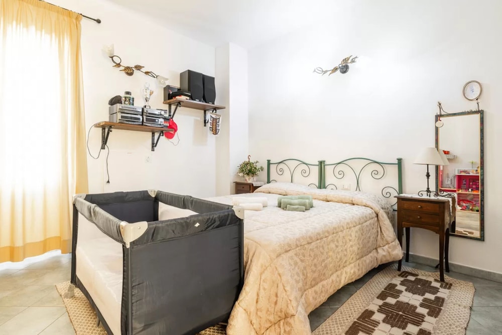 Spacious Three Room Apartment in the Heart of Orosei