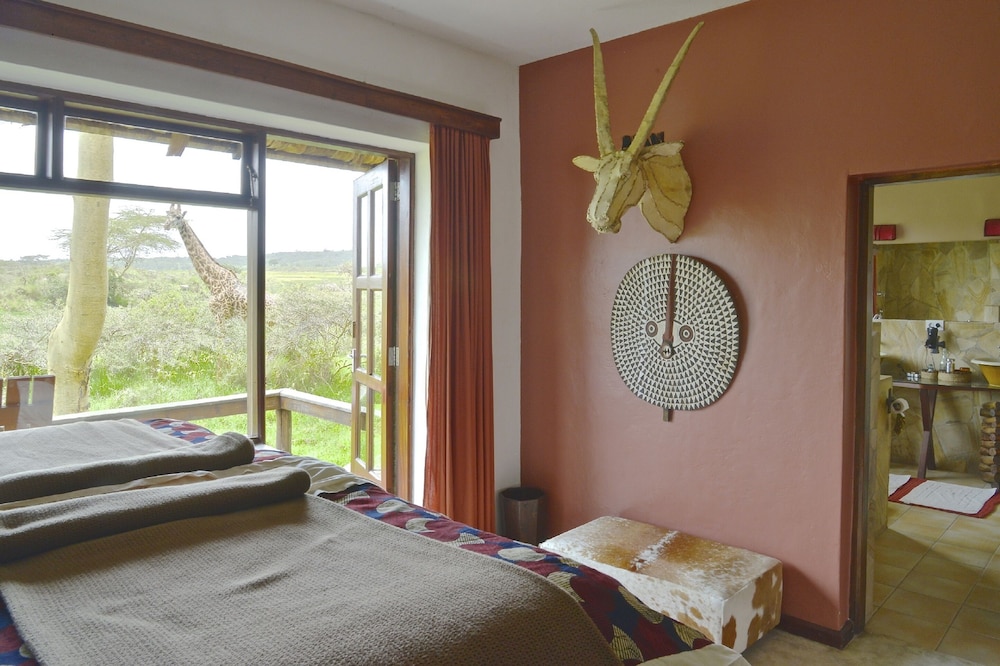 Hatari Lodge