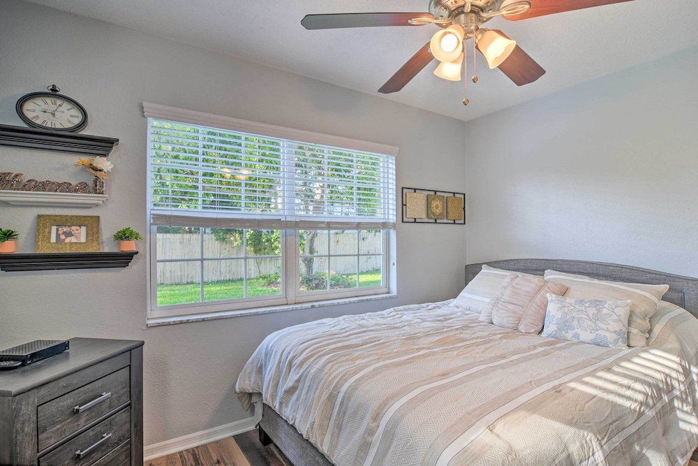 Seminole Home: 1 Mi to Indian Shores Beach! view 2